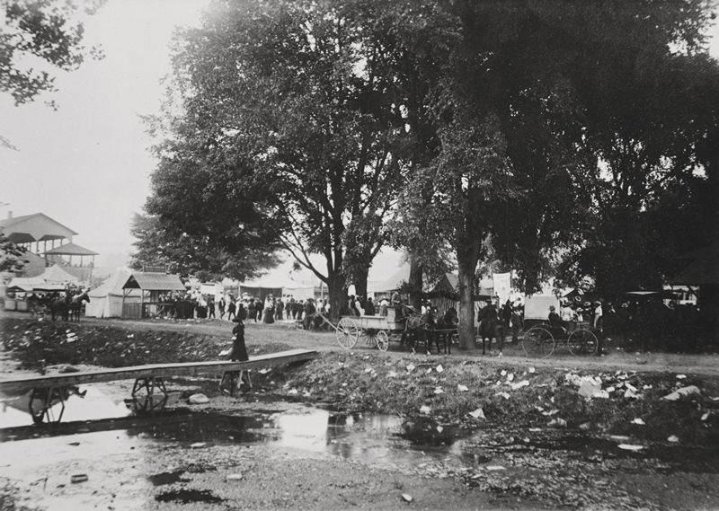 1885 Smythe Park
